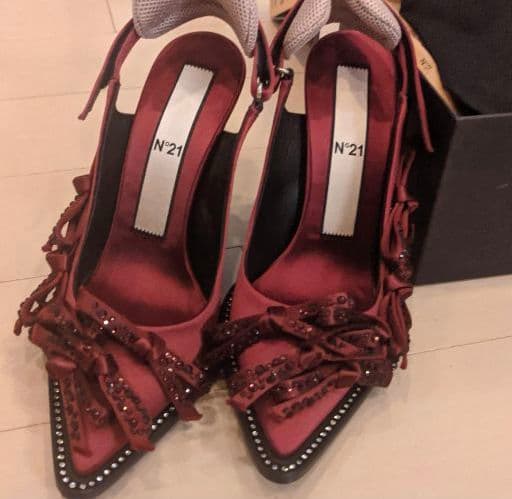《新品未使用:元値13万円》37 ヌメロヴェントゥーノ N°21 サンダル