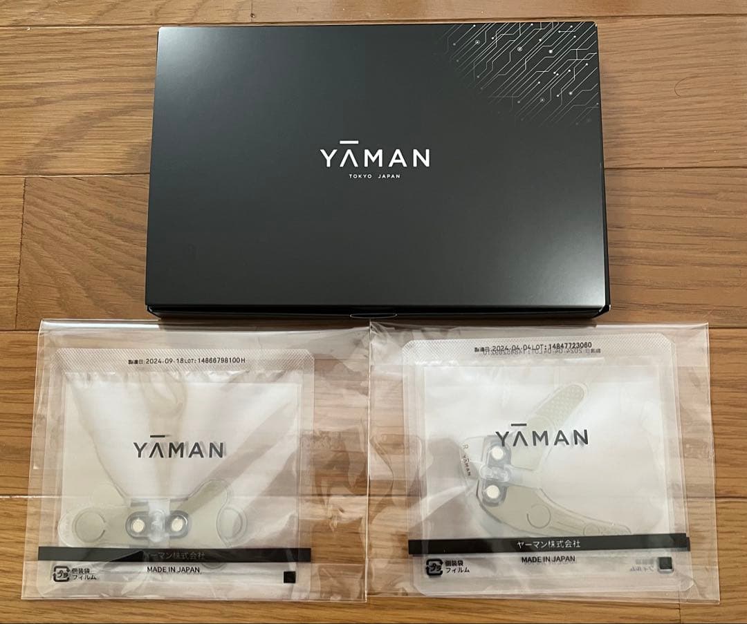 YA-MAN ヤーマン デザインリフトモア　目元用、口元用のシート付き