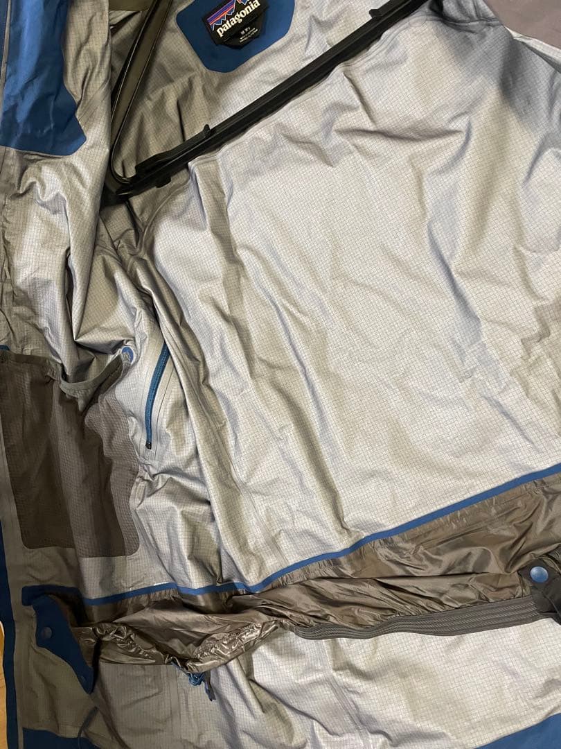 早い者勝ち　新品未使用　Patagonia パウスレイヤー　ジャケット