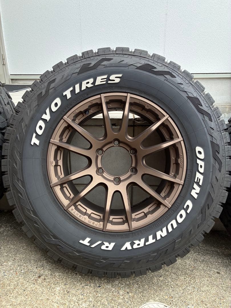 Toyo Open Country R/T 17インチタイヤセット