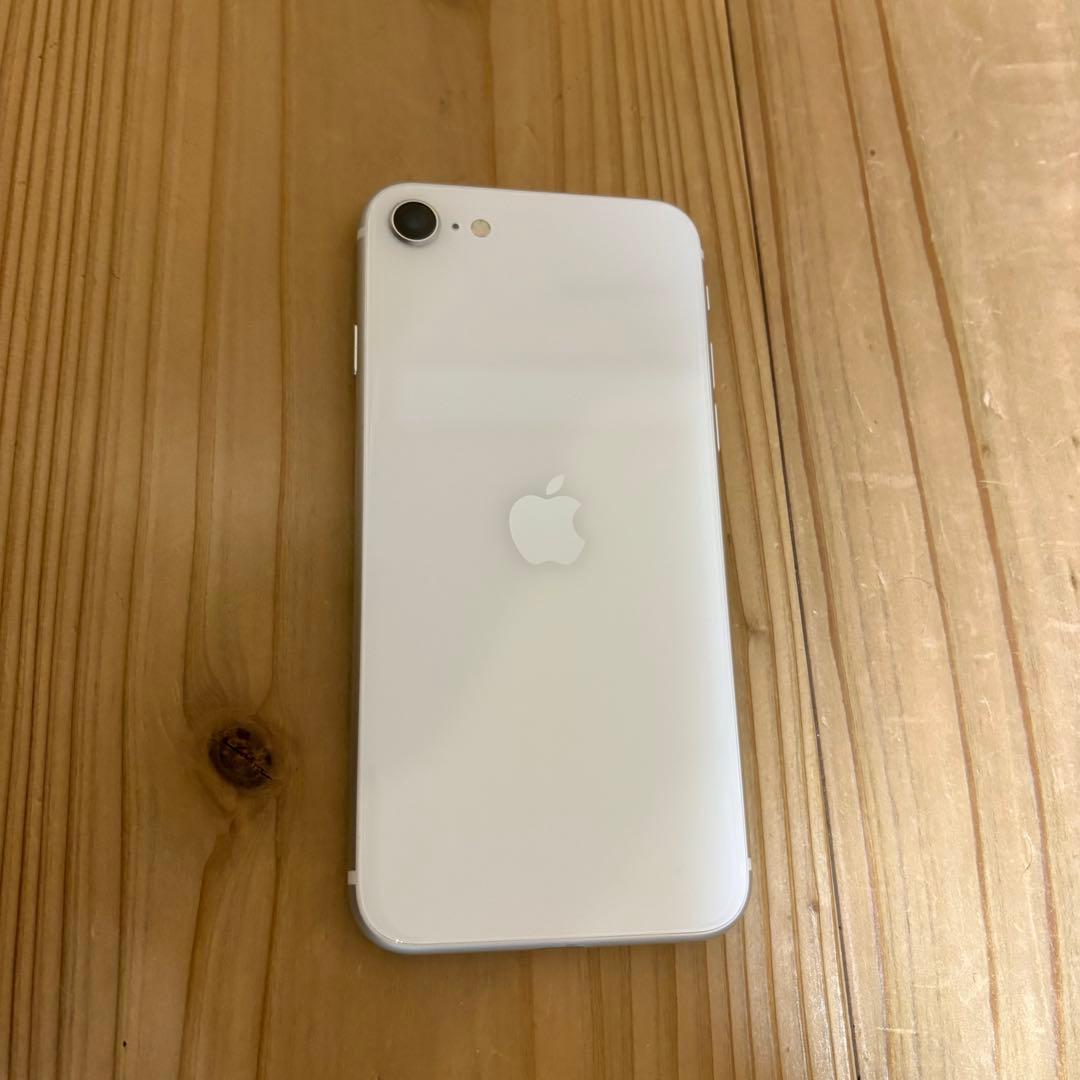 Apple iPhone SE 第二世代　ブラック 本体