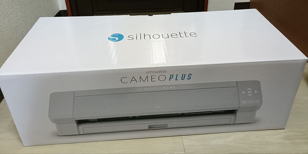 Silhouette CAMEO PLUS カッティングマシン