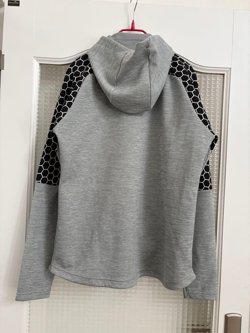 デサントゴルフ　ダンボールニット　ハニカムパターン袖　フード付きグレージャケット