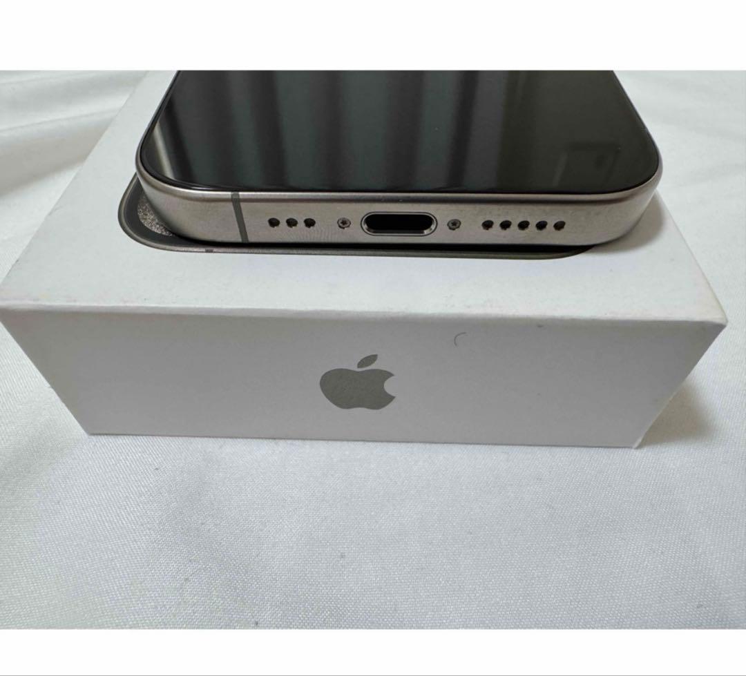iPhone15 Pro 128GB ナチュラルチタニウム　香港版　16