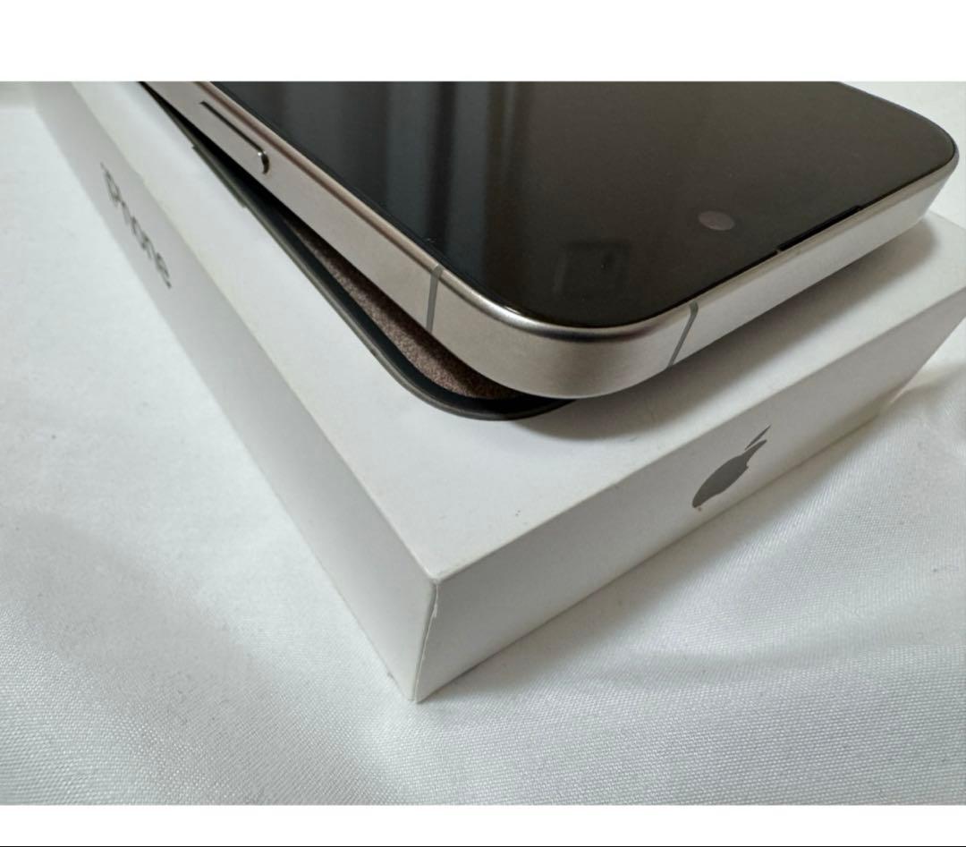 iPhone15 Pro 128GB ナチュラルチタニウム　香港版　16