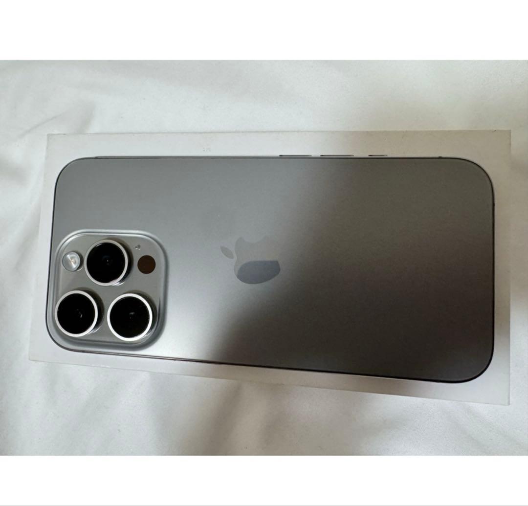 iPhone15 Pro 128GB ナチュラルチタニウム　香港版　16