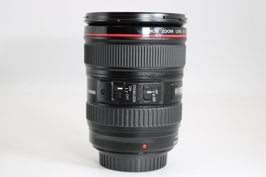 美品ですが１つキズ Canon【EF 24-105mm F4 L IS USM】