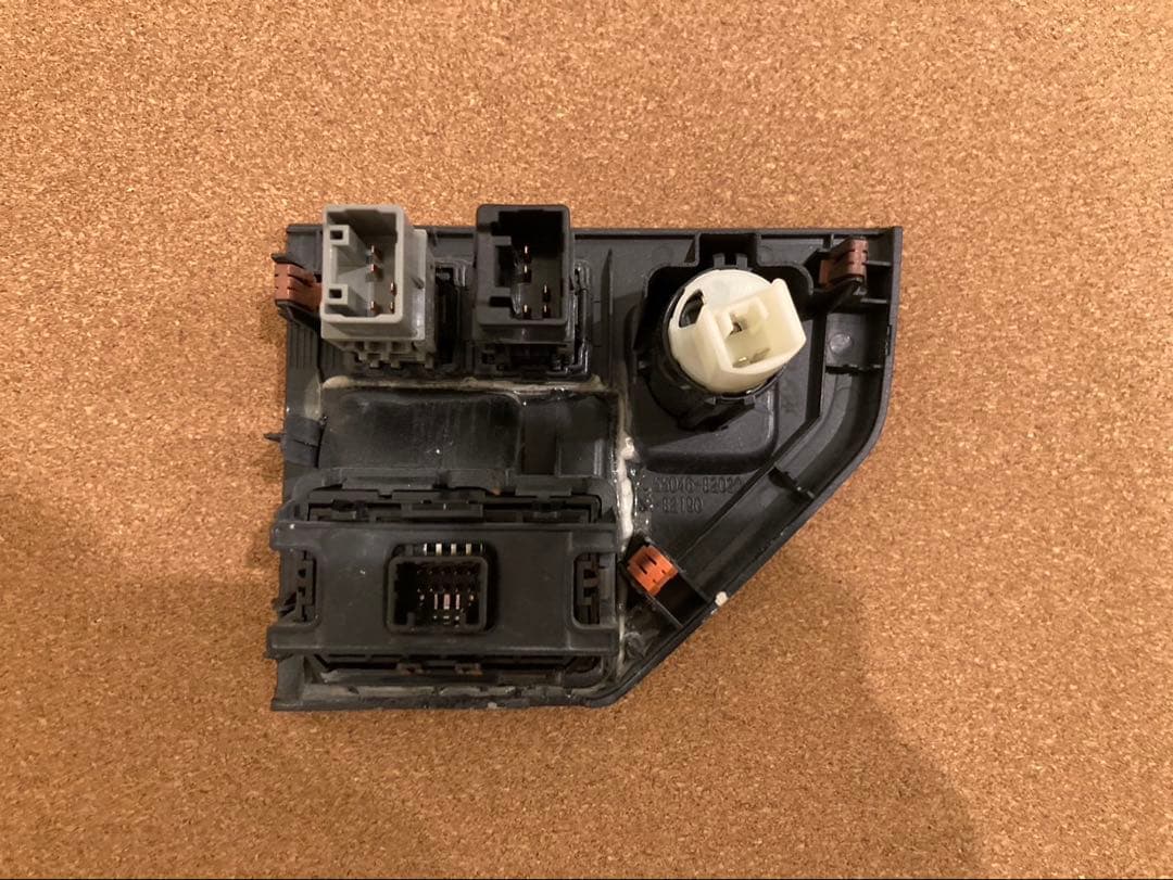 ダイハツ　タフト　パネル