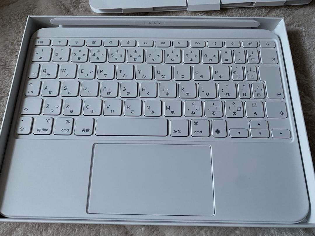 Apple iPad（第10世代用Magic Keyboard Folio 白
