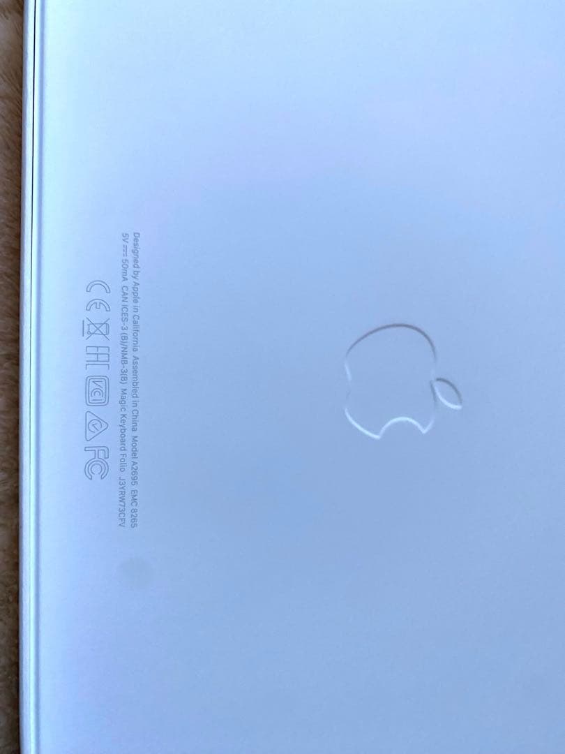 Apple iPad（第10世代用Magic Keyboard Folio 白