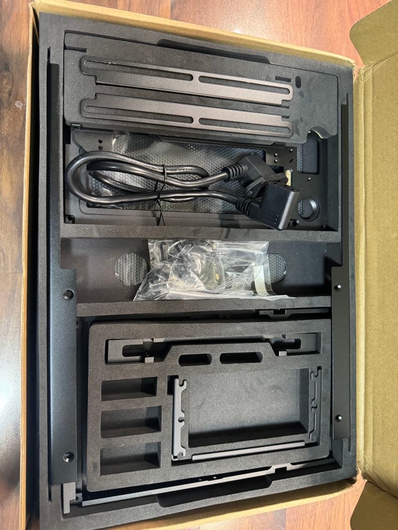 PCケース(自作PC用) FormD T1 v2.0 Sandwich PCIe 4.0 Riser