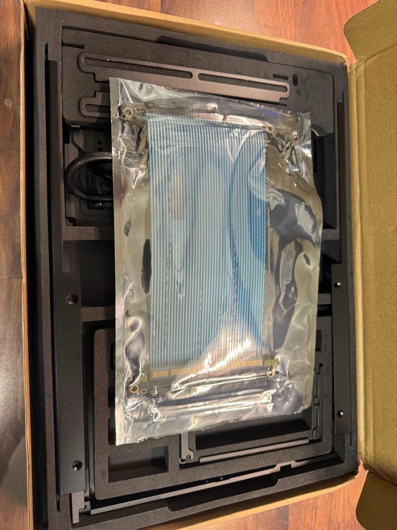 PCケース(自作PC用) FormD T1 v2.0 Sandwich PCIe 4.0 Riser