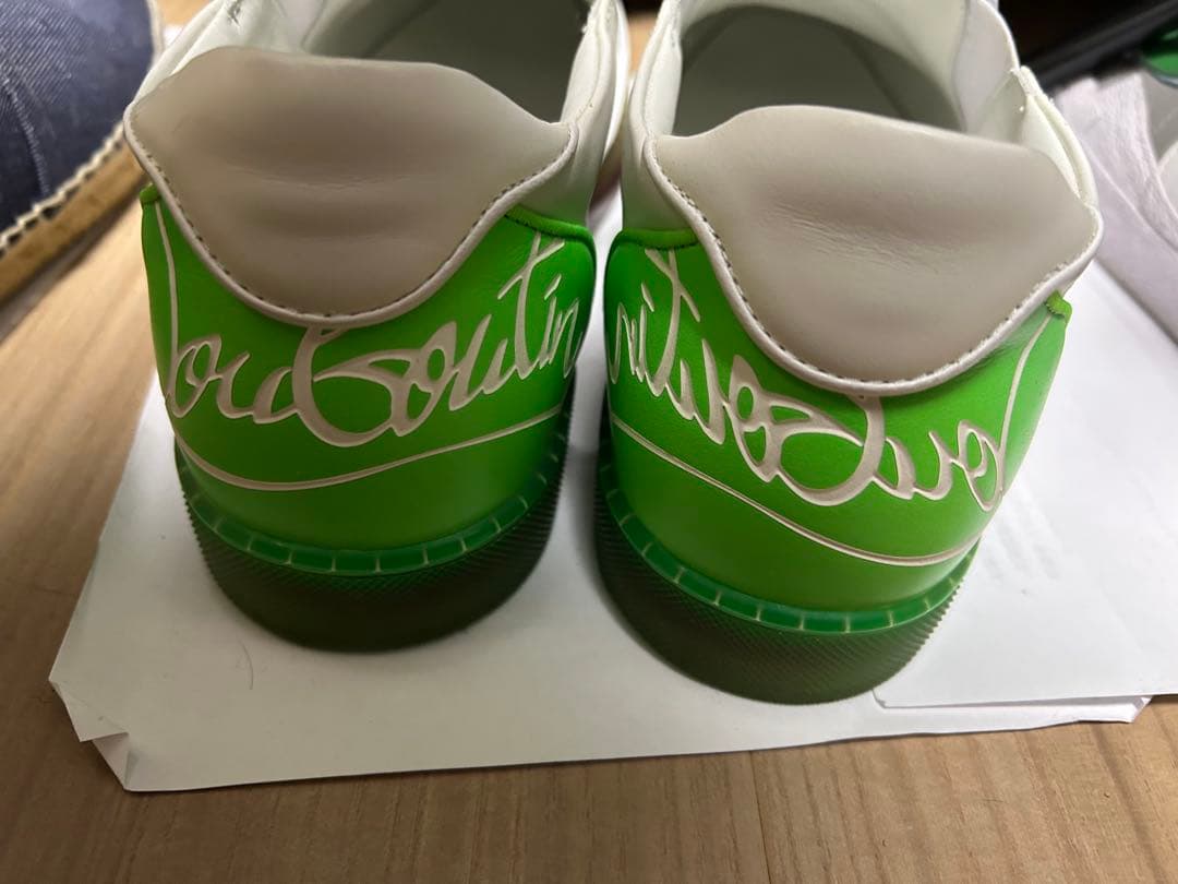 ルブタンサイズ43スリッポン