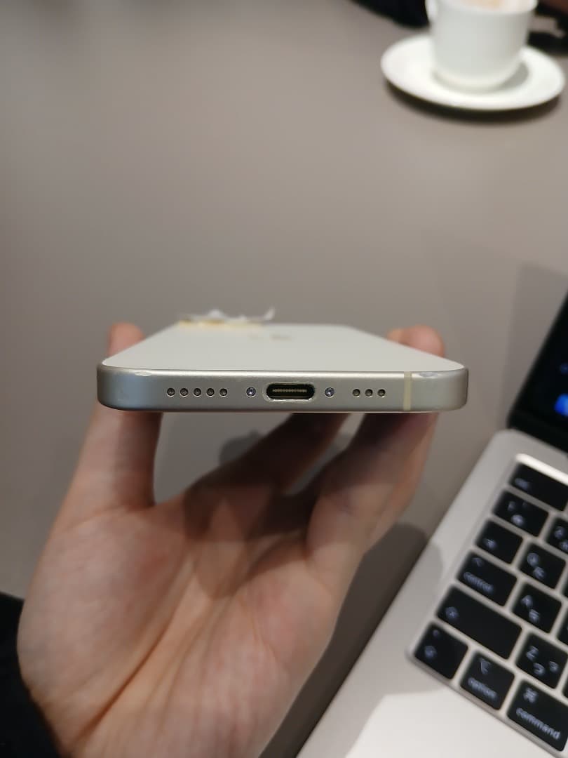 【極美品】iPhone 15 イエロー 128GB 本体のみ（バッテリー88%）