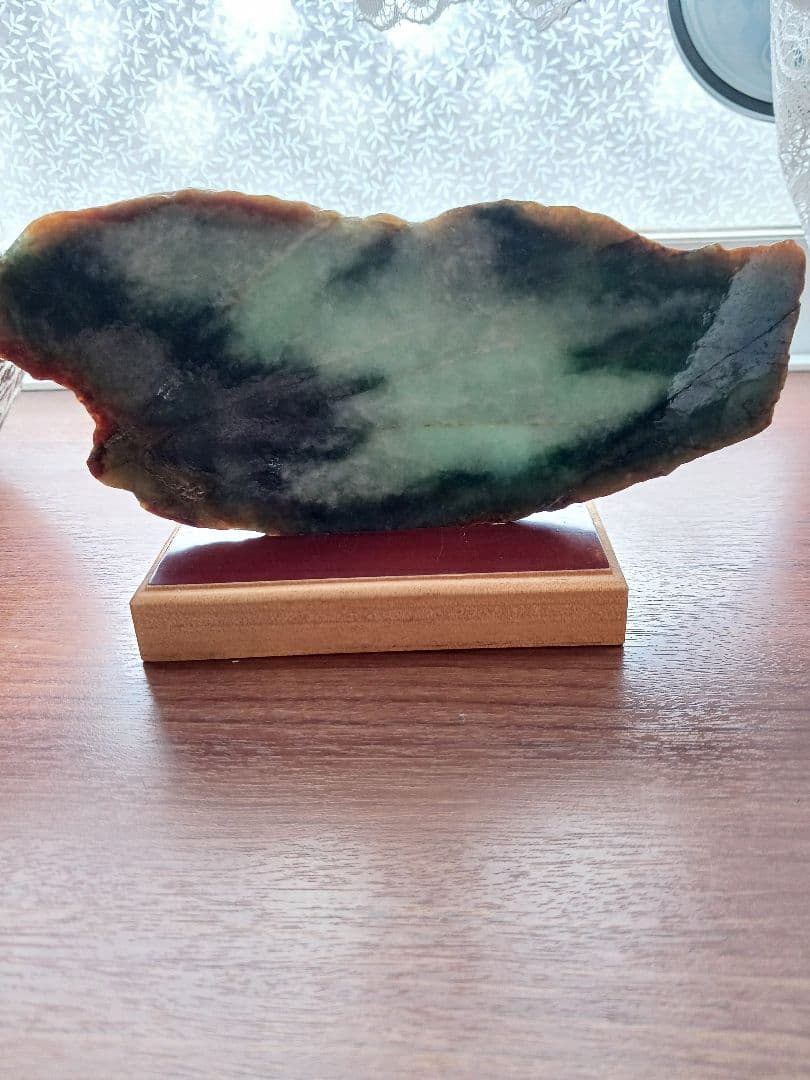 ミャンマー産　A貨翡翠スライス　オブジェ置き物　約418g