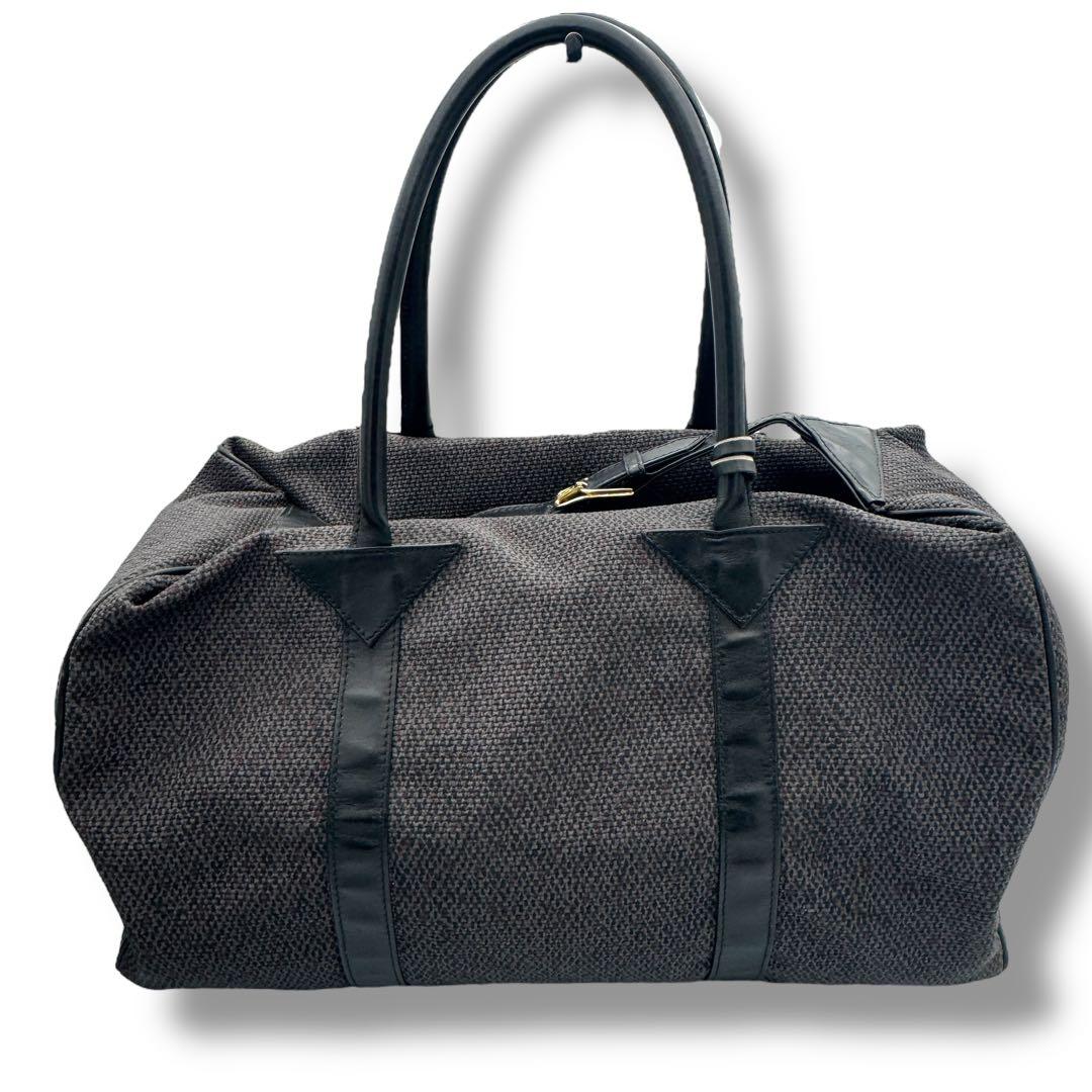 イブサンローラン　　旅行カバン　カデナ　鍵　ボストンバッグ　ロゴ　レザー　肩掛可