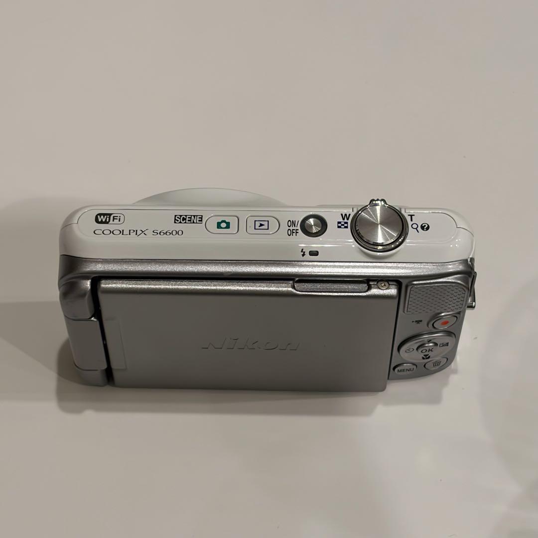 デジタルカメラ Nikon Coolpix S6600