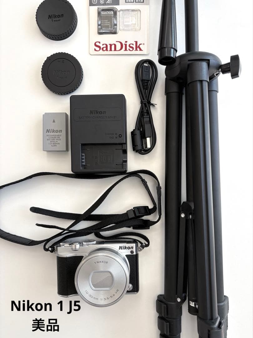 美品 ニコン Nikon 1 J5 ブラック ミラーレス一眼 カメラ 付属品付き
