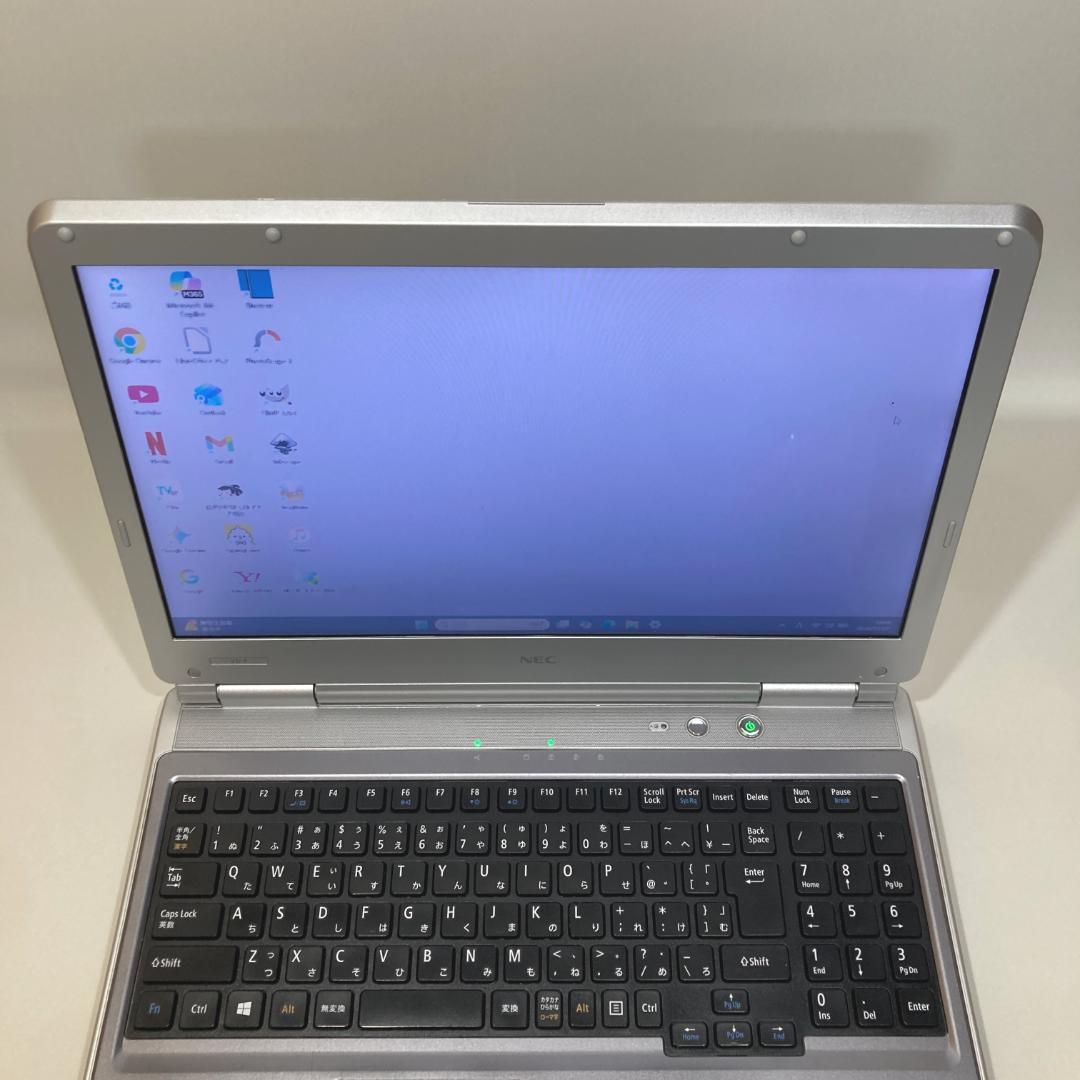 初心者✨大画面・DVD・大容量✨シルバー✨すぐ使えるノートパソコン◇T359-3