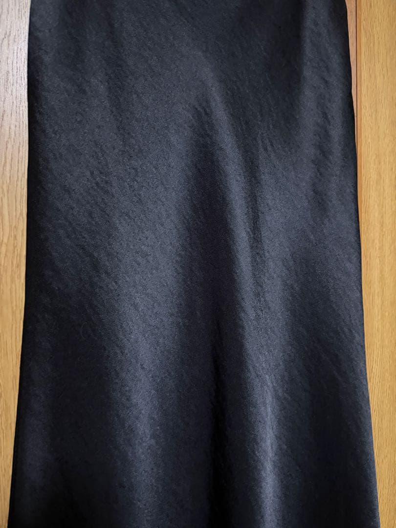 anuans サテンナロースカート - ブラック