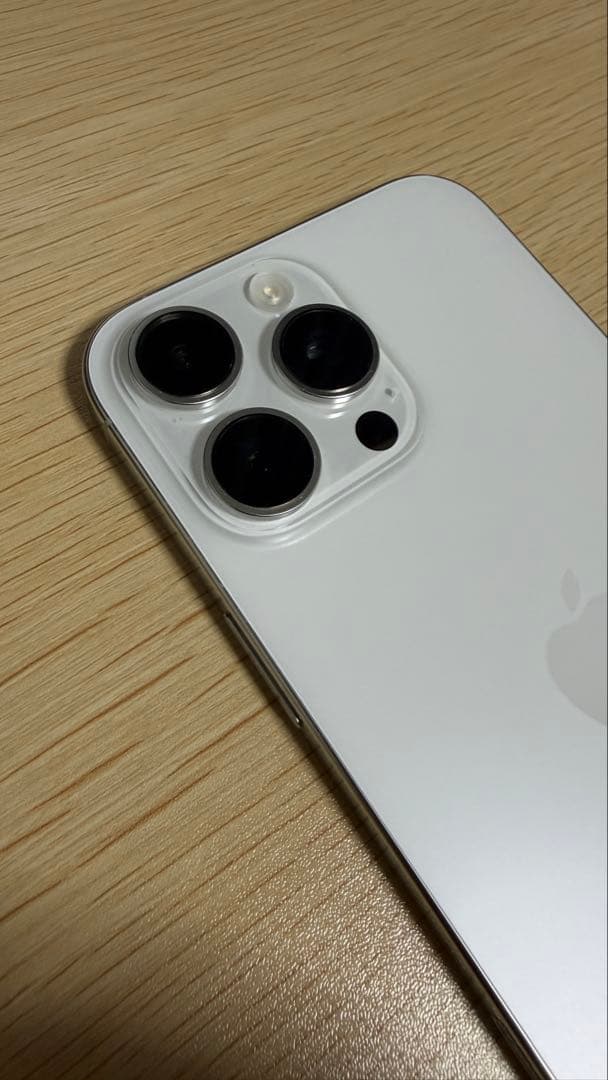 極美品　iPhone16 Pro MAX ホワイトチタニウム512GB