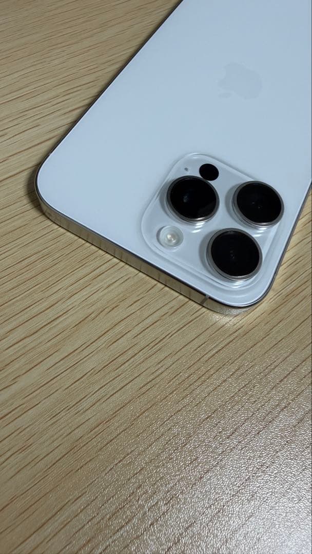 極美品　iPhone16 Pro MAX ホワイトチタニウム512GB