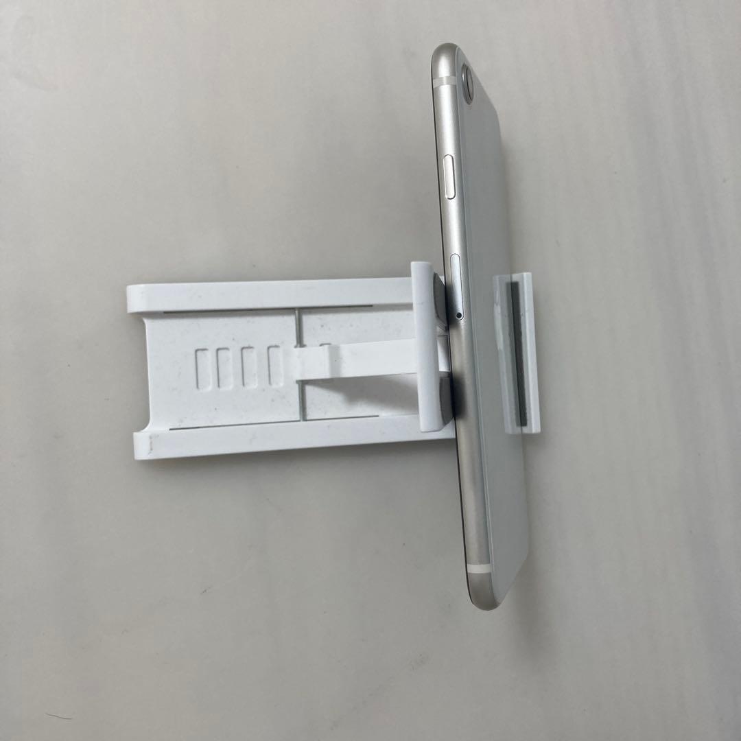 ￼ iPhone SE 第2世代 64GB スターライト