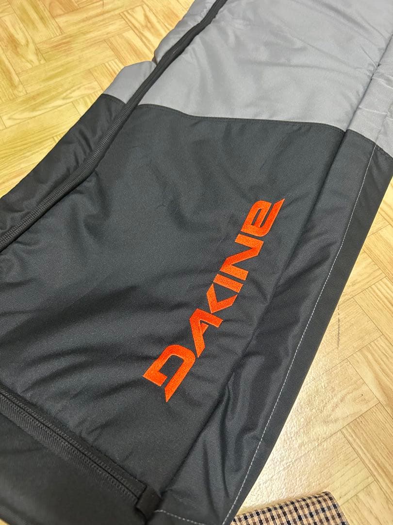 定価2.64万 DAKINE LOWRollerスノーボードバッグ 165 白馬