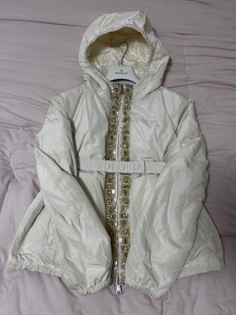 お値下け！MONCLERホワイト フード付き ダウンジャケット サイズ1