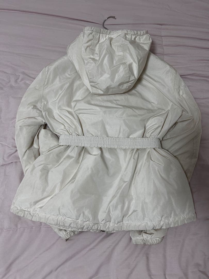 お値下け！MONCLERホワイト フード付き ダウンジャケット サイズ1