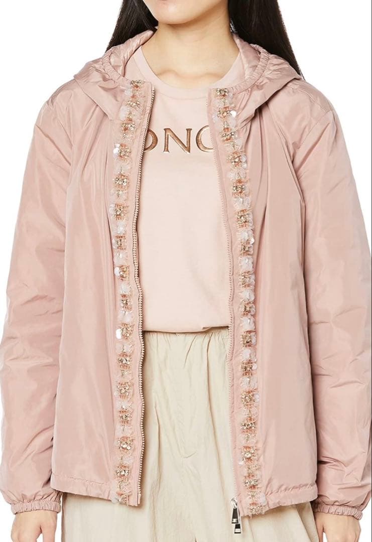 お値下け！MONCLERホワイト フード付き ダウンジャケット サイズ1