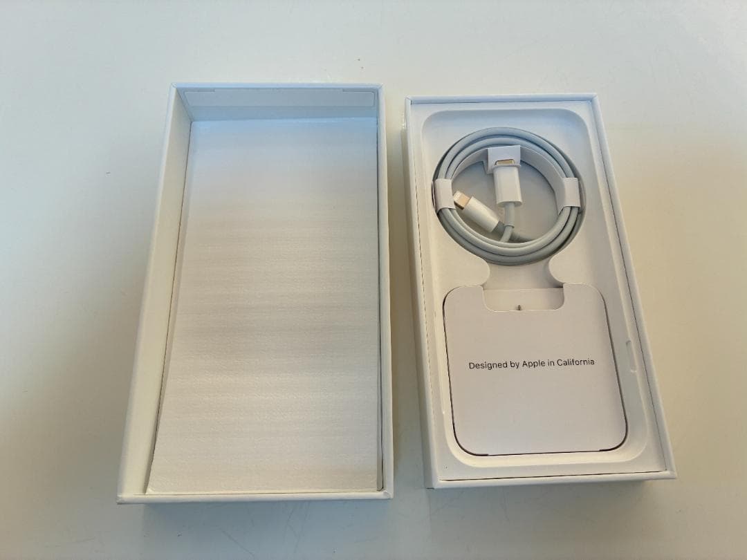 美品 iPhoneSE 第3世代【64G SIMフリー】