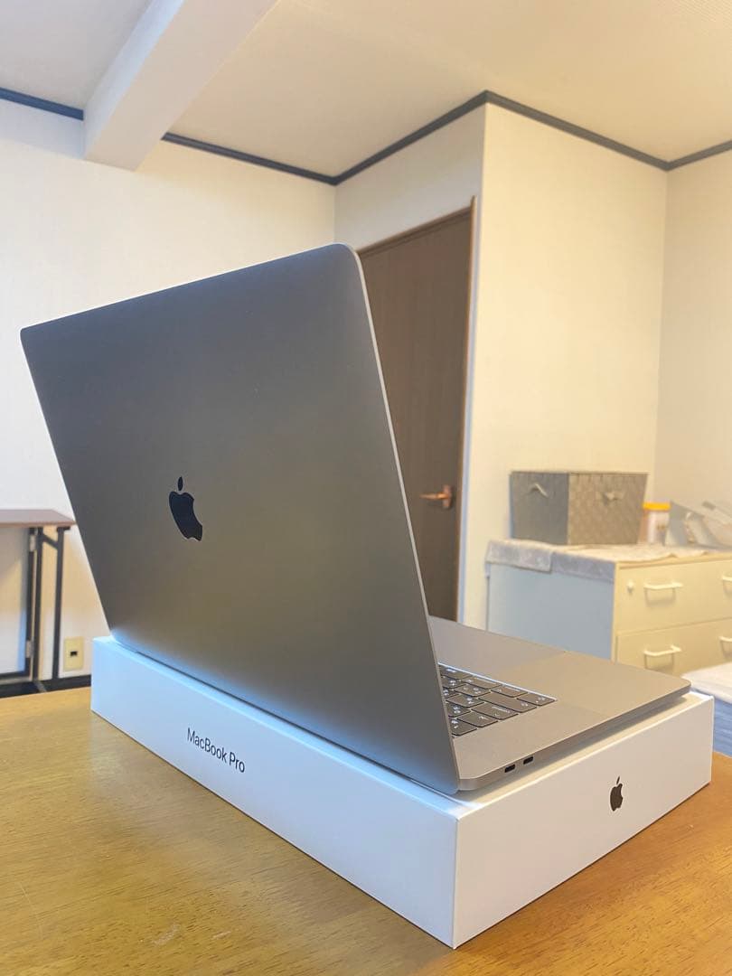2025年OS 美品 MacBook Pro i9 32GB CAD/Revit