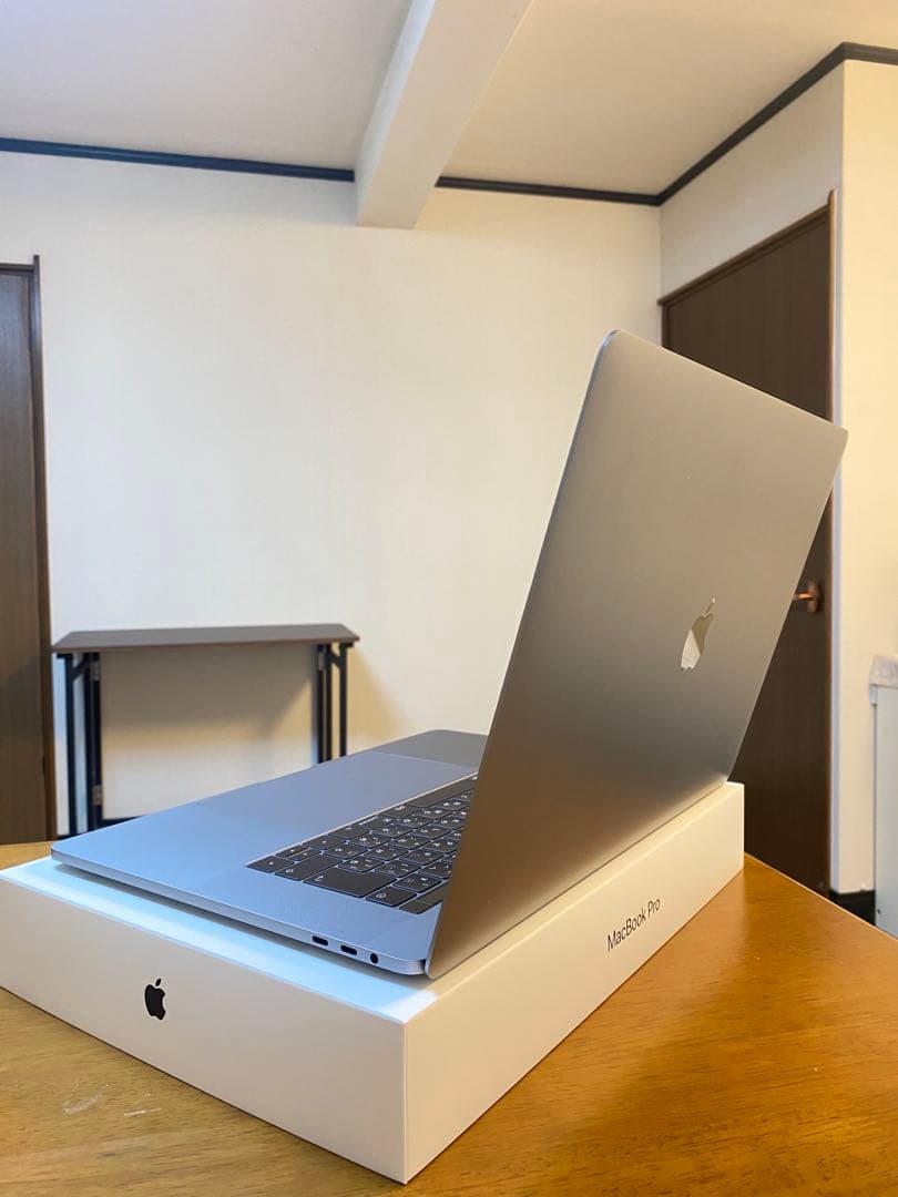 2025年OS 美品 MacBook Pro i9 32GB CAD/Revit