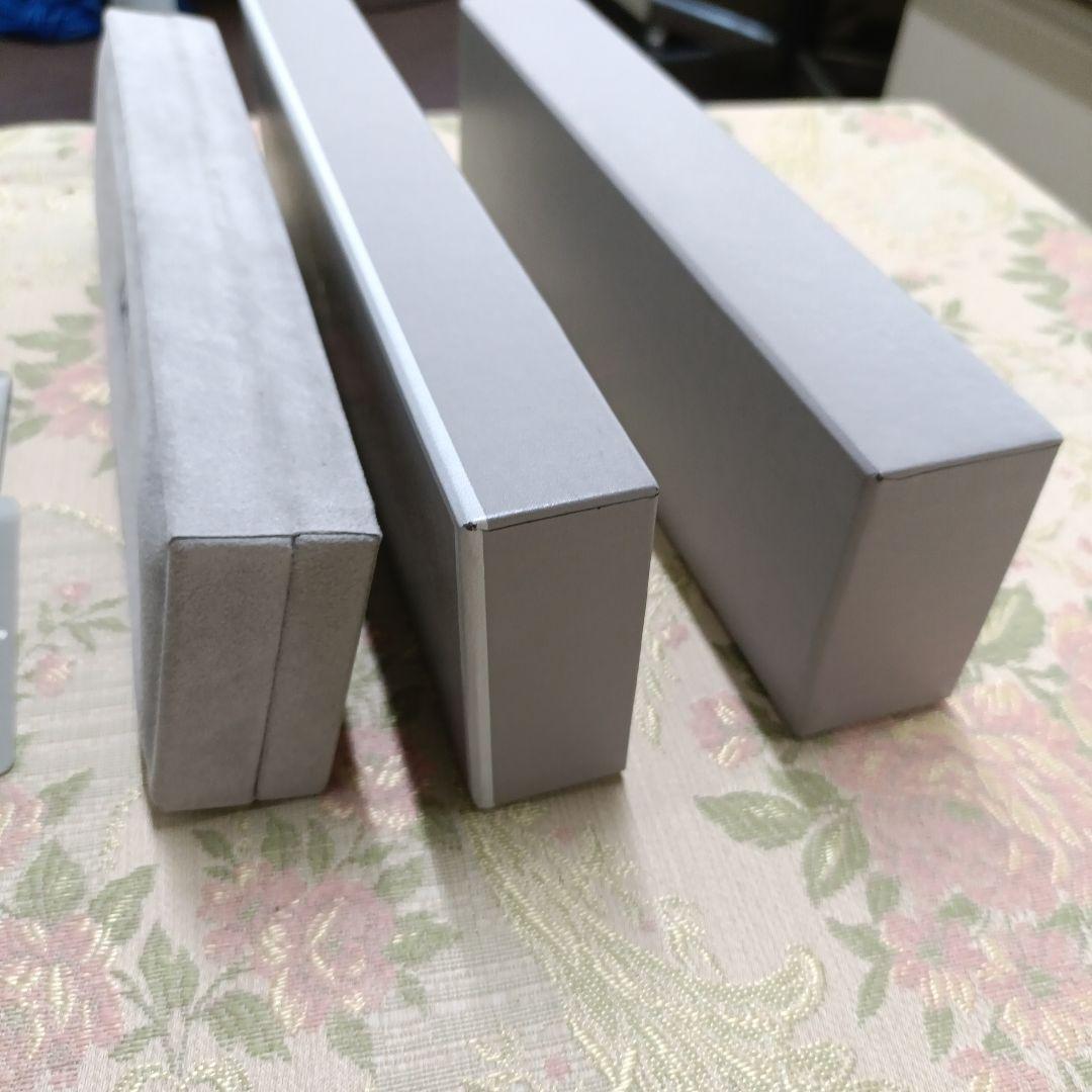 HERMES 時計オレンジ と ブレスレットケース