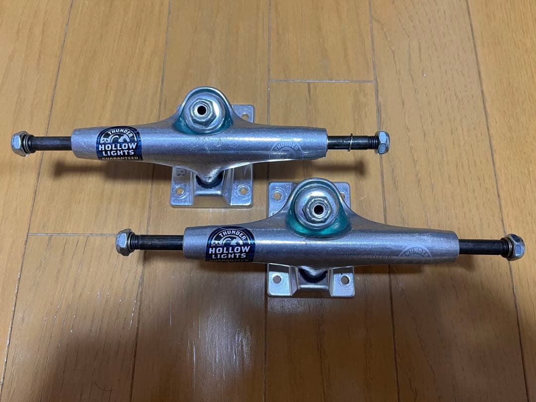 サンダートラック 147THUNDER LIGHTS スケートボード　スケボー