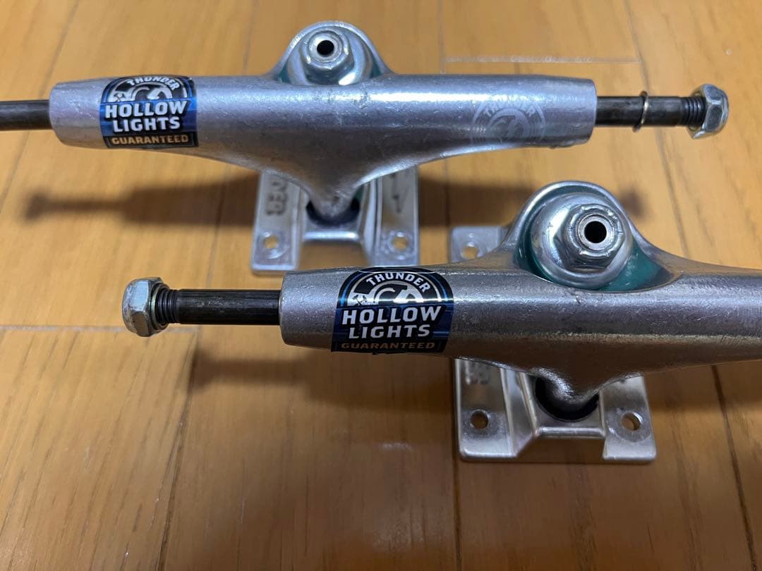 サンダートラック 147THUNDER LIGHTS スケートボード　スケボー