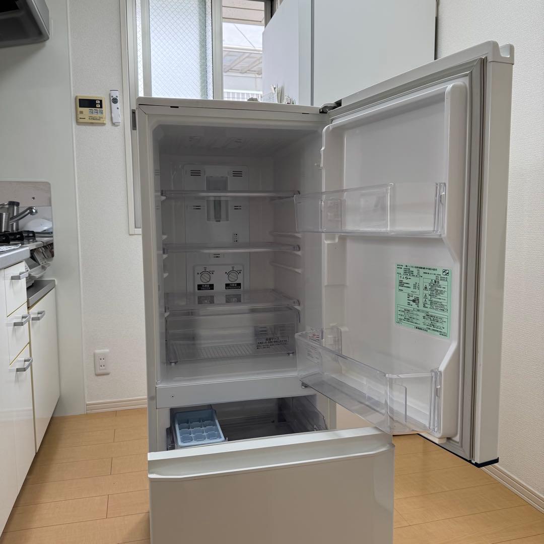 【てるてる坊主】三菱ノンフロン冷凍冷蔵庫　MR-P15EX-KB 146L