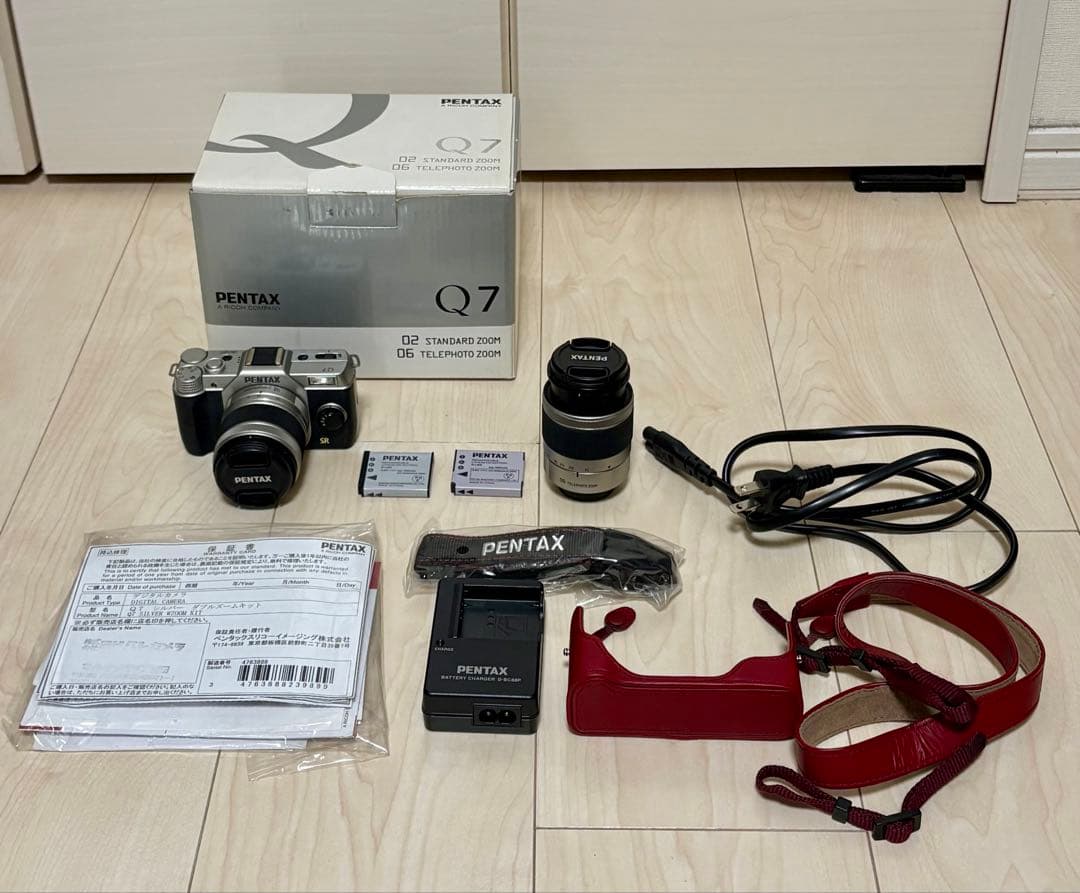 【美品】PENTAX Q7 ミラーレスカメラ レンズ2本付き