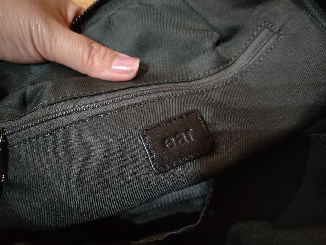 イアパピヨネ　コロンボストンバッグ　ブラック