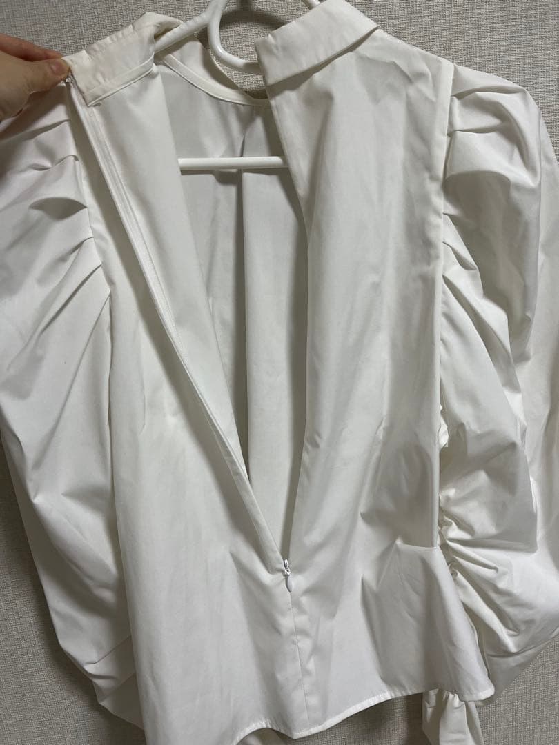 ヘイヴ　クロワッサンカラーブラウス　white