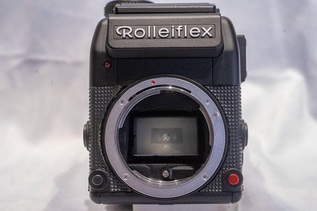 ローライフレックスSL2000F ジャンク　レンズ2本、アダプター、ストロボつき