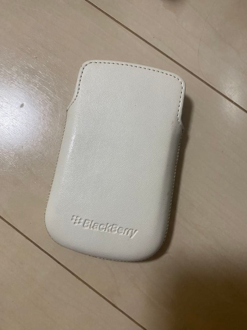 携帯電話本体 docomo BlackBerry Bold 9900 smartphone