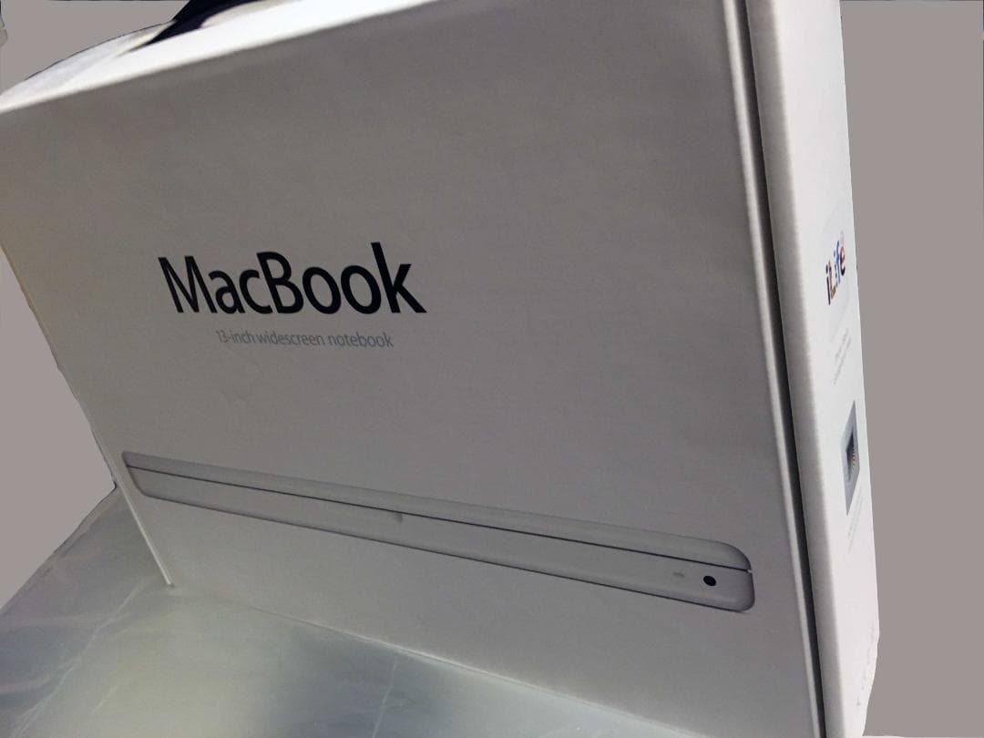 週末限定価格レア美品！MacBook 13-inch ホワイト PCDJ DTM