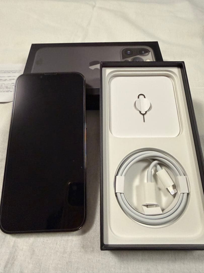 美品 Apple iPhone 13 Pro グラファイト 256GB