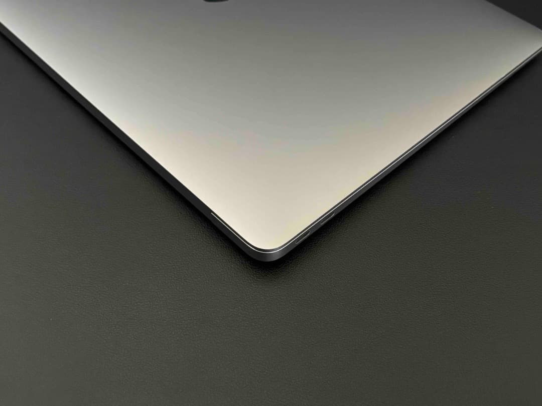 MacBook Air（M1,2020）13.3㌅ 16GBメモリ CTOモデル