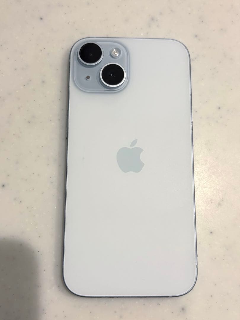 美品　iPhone15 128GB SIMフリー