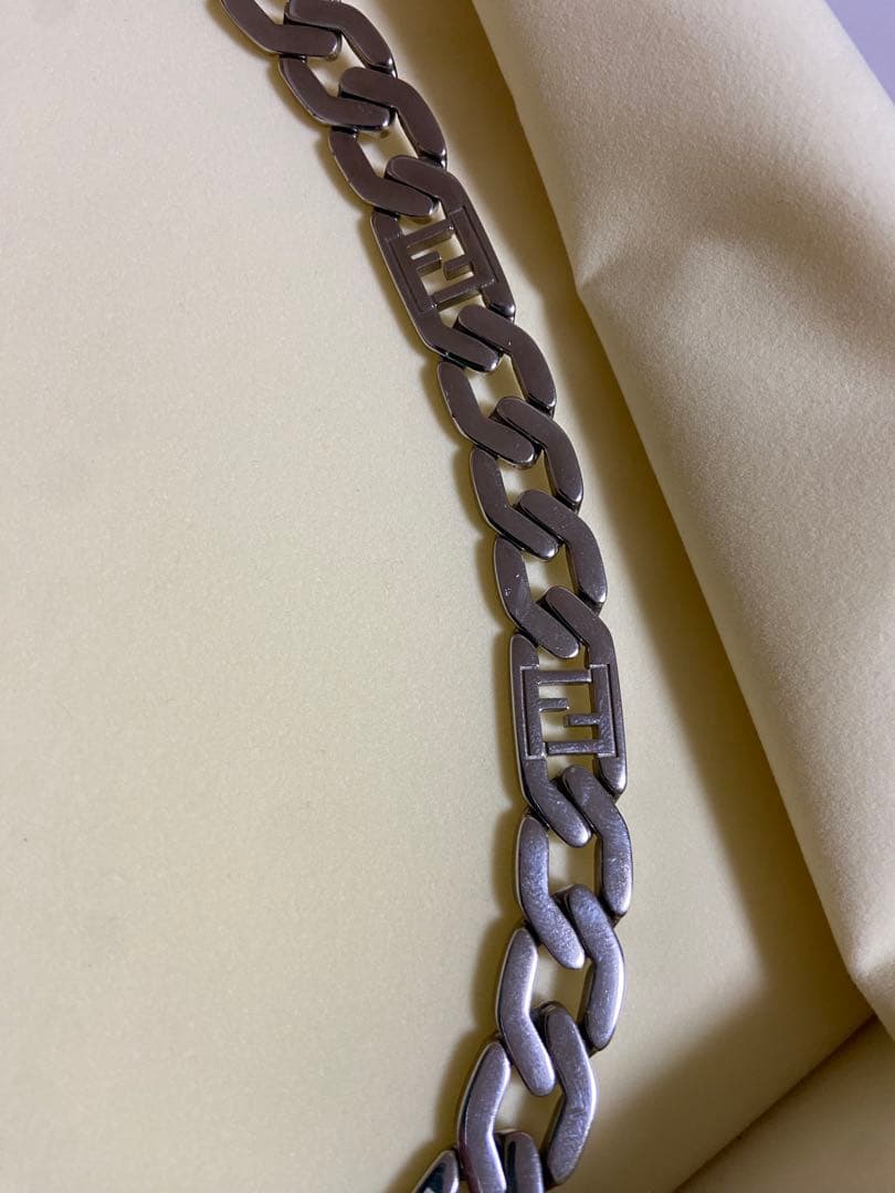 FENDI FFロゴ　ネックレス　カーブチェーン スクエアトップ　箱付き