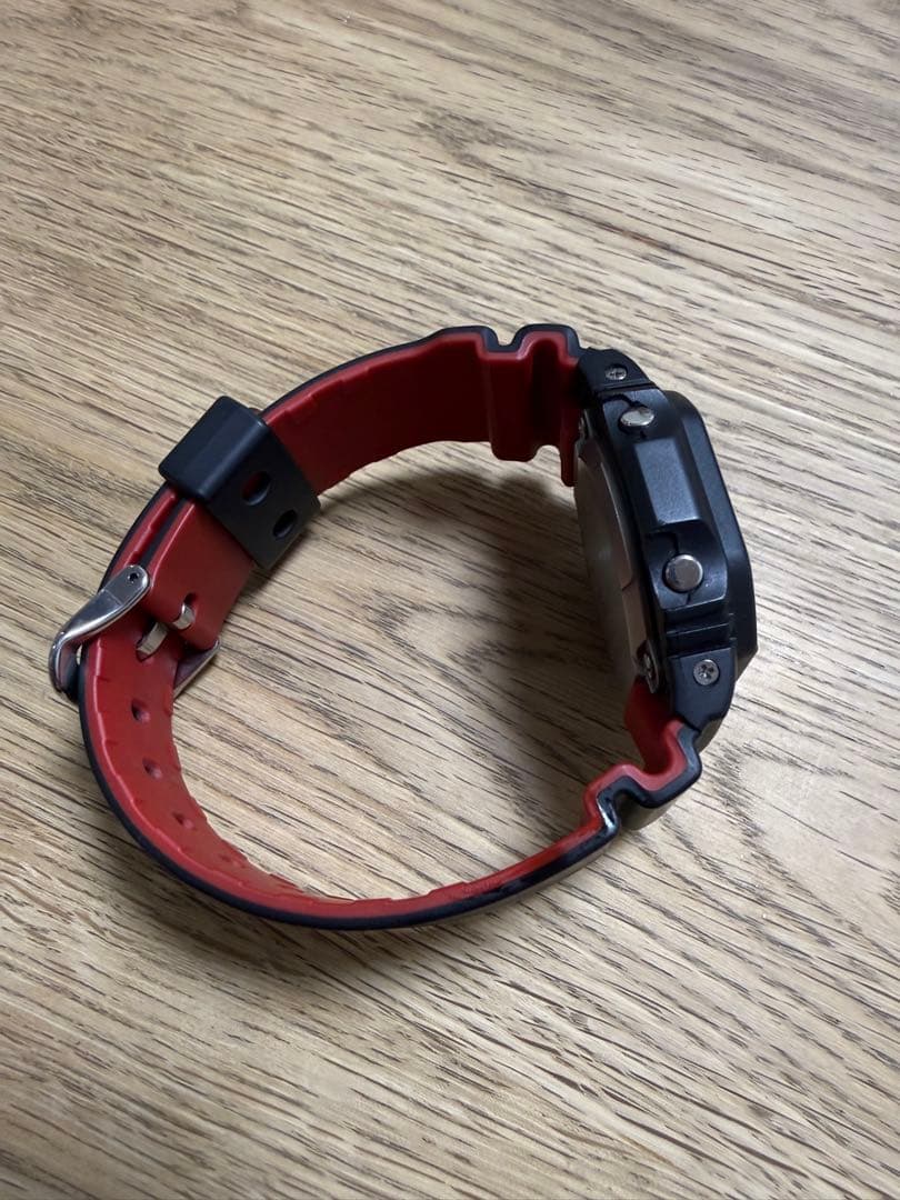 カシオ G-SHOCK Gショック GW-M5610U 電波ソーラー 黒/赤