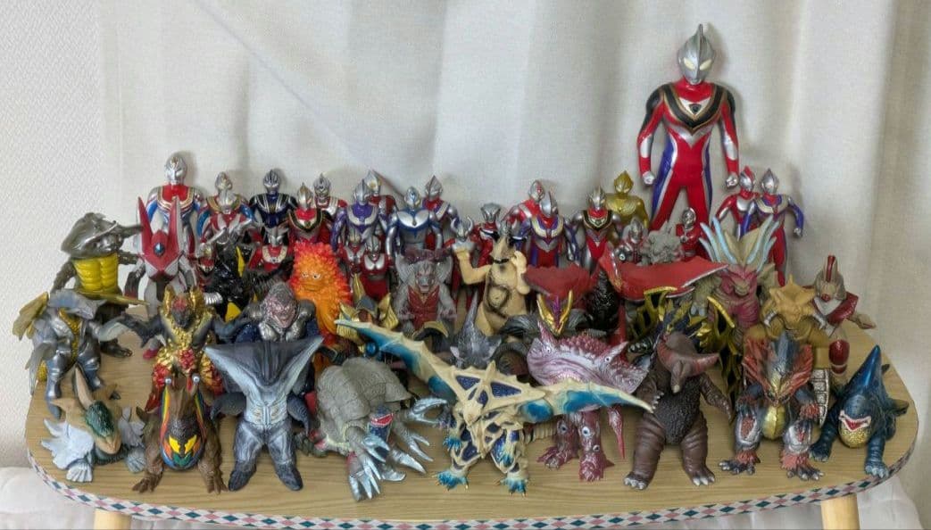【フィギュア大量】 ウルトラマン26体 怪獣27体 ソフビ